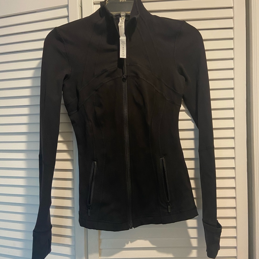 Lululemon jacket size 2